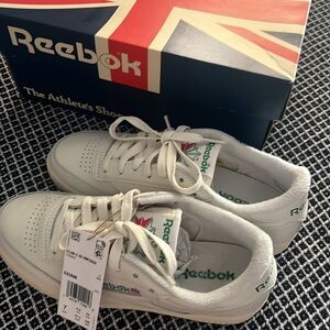 Reebok shoes vintage women’s club size 7 brand new never worn in original box